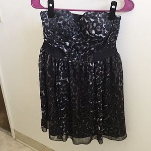 Strapless Patterned Dress with Sweetheart Neckline